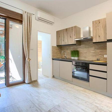 PUY Amphitheater 3+2 Modern Apartment With Terrace, Wifi, Netflix מראה חיצוני תמונה