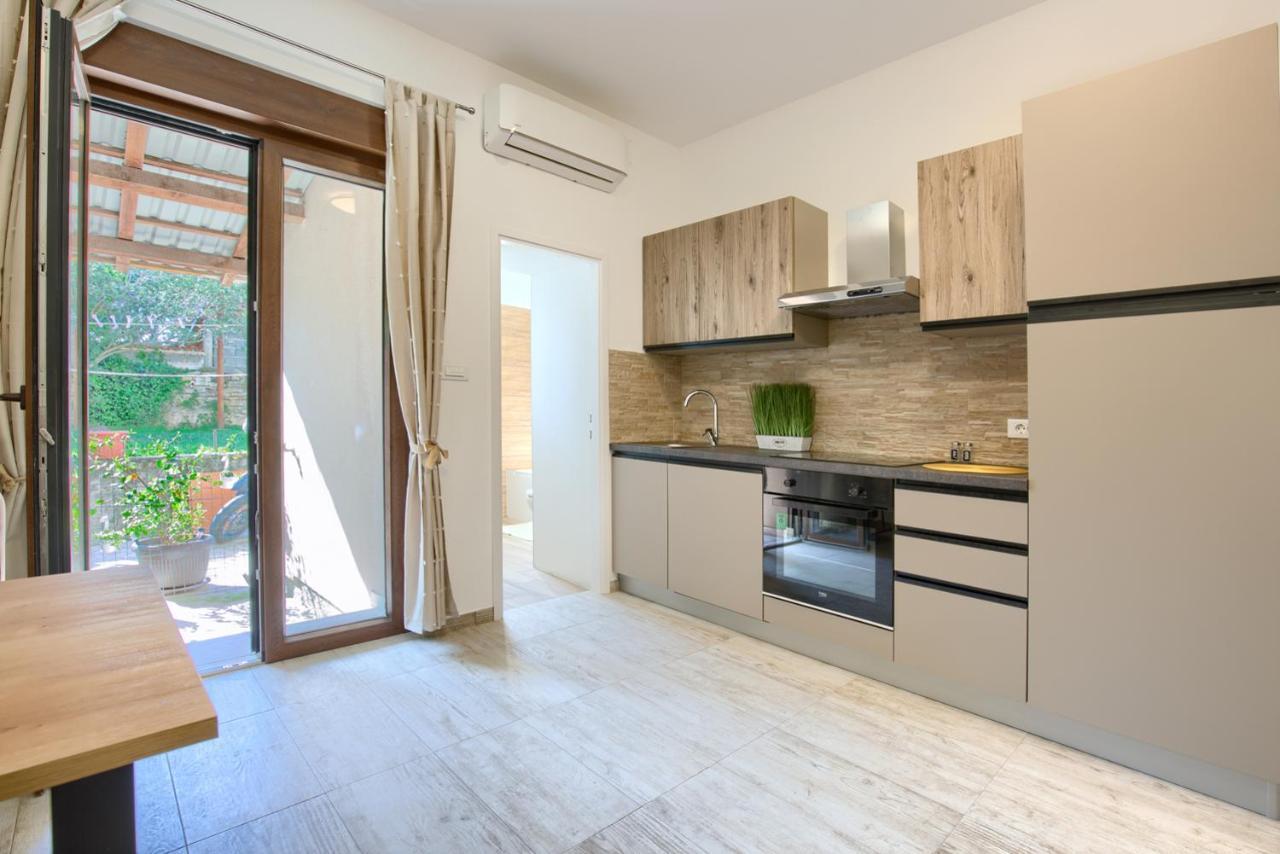 PUY Amphitheater 3+2 Modern Apartment With Terrace, Wifi, Netflix מראה חיצוני תמונה