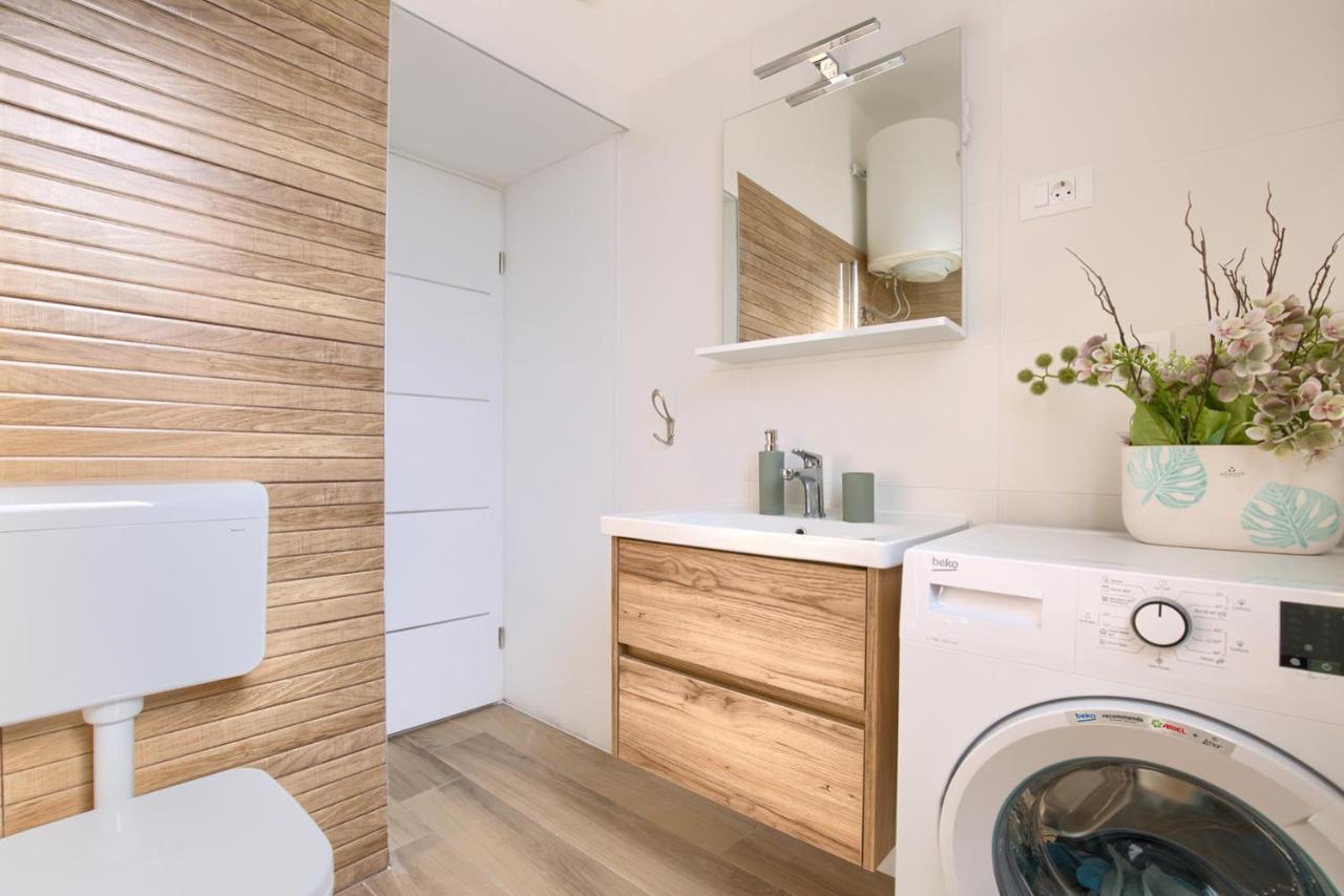 PUY Amphitheater 3+2 Modern Apartment With Terrace, Wifi, Netflix מראה חיצוני תמונה