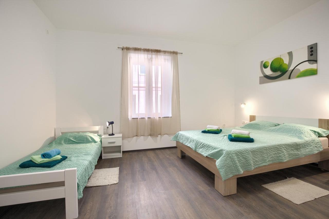 PUY Amphitheater 3+2 Modern Apartment With Terrace, Wifi, Netflix מראה חיצוני תמונה