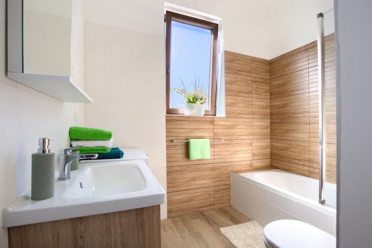 PUY Amphitheater 3+2 Modern Apartment With Terrace, Wifi, Netflix מראה חיצוני תמונה
