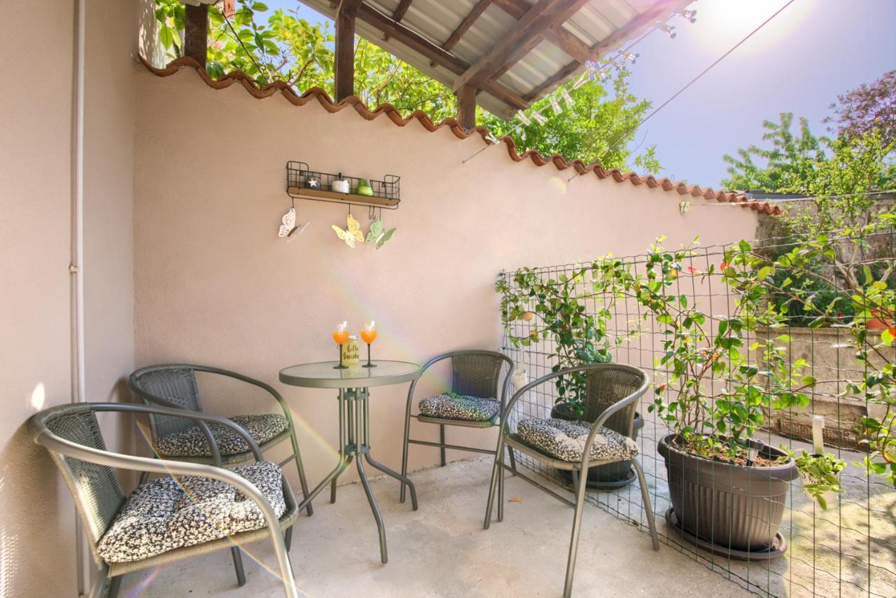 PUY Amphitheater 3+2 Modern Apartment With Terrace, Wifi, Netflix מראה חיצוני תמונה